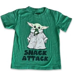 EUC Boy’s Star Wars Green T-Shirt with Fun Print Yoda Size XS
